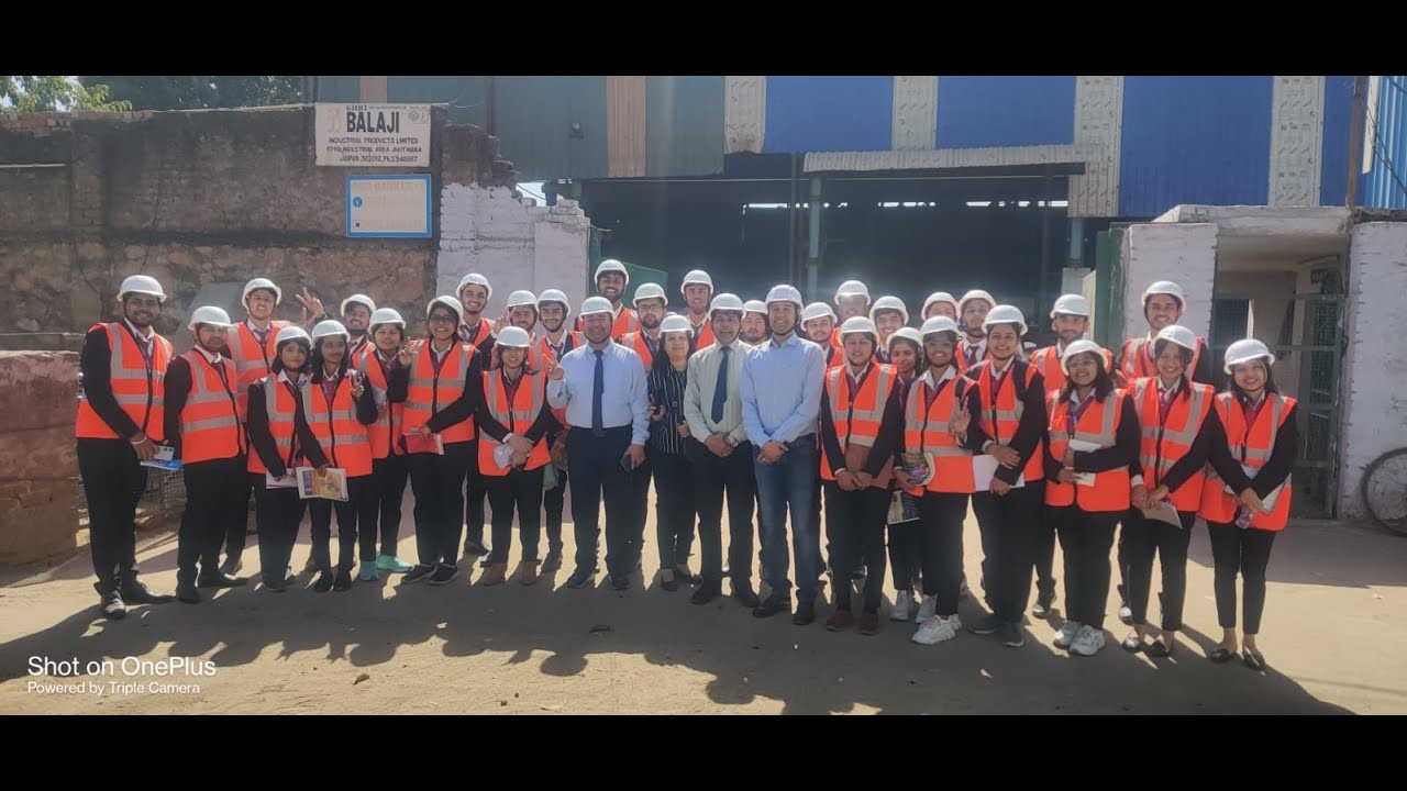 Students Exploring the inner workings of Balaji Foundry